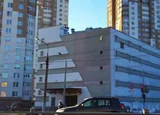 Сдам в аренду машиноместо, 17 м2, Пермь, улица Мира, 136А