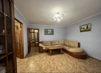 Продаю четырехкомнатную квартиру, 71 м2, Азнакаево, улица Лобачевского, 3