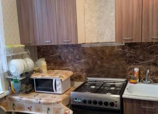 Сдача в аренду комнаты, 15 м2, Березники, улица Челюскинцев, 10