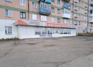 Продаю торговую площадь, 300 м2, Североуральск, улица Каржавина, 18