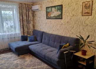 Продается четырехкомнатная квартира, 80 м2, Жирновск, улица Карла Маркса, 209