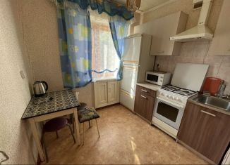 Продажа 2-ком. квартиры, 42.5 м2, Кингисепп, улица Иванова, 16