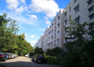 Продам трехкомнатную квартиру, 72.5 м2, городской посёлок Рощино, Советская улица, 27