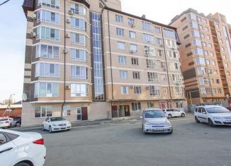 Продается двухкомнатная квартира, 58 м2, посёлок городского типа Яблоновский, Шоссейная улица, 63к15