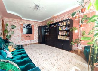 Продажа 3-комнатной квартиры, 68 м2, село Уютное, улица Кирова, 14