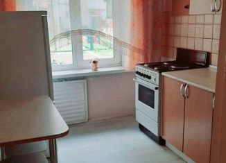 Сдам в аренду 3-комнатную квартиру, 70 м2, Барнаул, Центральный район, улица Папанинцев, 121