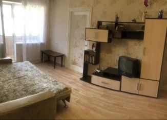 Сдается в аренду двухкомнатная квартира, 50 м2, посёлок городского типа Орджоникидзе, улица Нахимова, 5