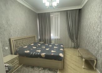 Сдам в аренду двухкомнатную квартиру, 110 м2, Дагестан, улица М. Гаджиева, 84Б