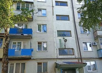 Продается двухкомнатная квартира, 40.6 м2, Петровск, улица Димитрова, 5