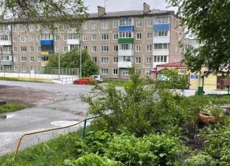 Продаю 2-ком. квартиру, 44 м2, Кемеровская область, Утренняя улица, 4