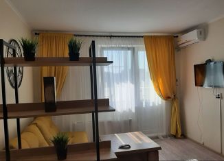 Аренда 1-ком. квартиры, 40 м2, Новороссийск, улица Мурата Ахеджака, 17