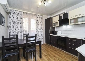 Продается двухкомнатная квартира, 60 м2, Краснодарский край, улица Героев-Разведчиков, 12