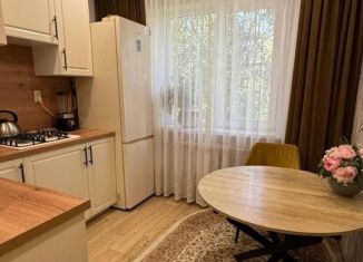 Продам 2-ком. квартиру, 55 м2, Ростов-на-Дону, Таганрогская улица, 116А