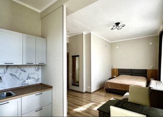 Продам однокомнатную квартиру, 33 м2, Алушта, улица Багликова, 21