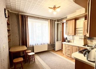 Сдача в аренду 3-ком. квартиры, 95 м2, Псков, улица Кузбасской Дивизии, 26, ЖК Прибрежный Каскад