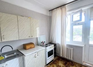 Сдается в аренду 2-ком. квартира, 50 м2, Дагестан, улица Ленина