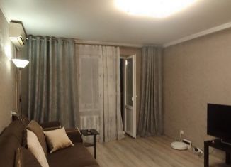 Сдам двухкомнатную квартиру, 50 м2, Аксай, Садовая улица, 18