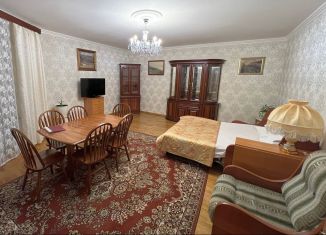 Сдача в аренду 1-ком. квартиры, 60 м2, Санкт-Петербург, Невский проспект, 112, метро Маяковская