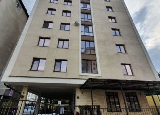 Продам 2-комнатную квартиру, 62 м2, Нальчик, улица Пушкина, 77, район Центр