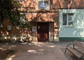 Продажа трехкомнатной квартиры, 53 м2, Энгельс, улица Ломоносова, 19