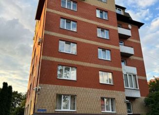 Сдача в аренду 2-ком. квартиры, 67 м2, Калининград, Киевская улица, 60А