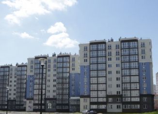 Продаю 3-ком. квартиру, 83 м2, Калининградская область, Кипарисовая улица, 1