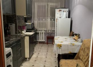 Продам 3-ком. квартиру, 70 м2, Нальчик, улица Коллонтай, район Александровка