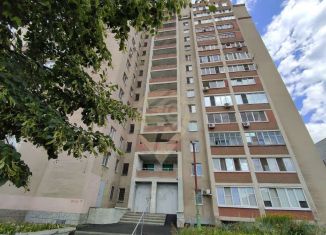 Продается 2-комнатная квартира, 56 м2, Старый Оскол, микрорайон Макаренко, 40