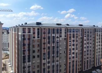 Продаю 1-комнатную квартиру, 45 м2, Нальчик, улица Героя России Т.М. Тамазова, 3