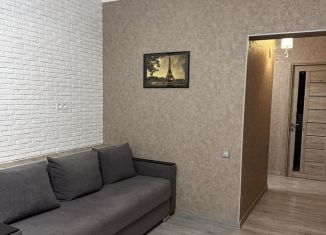 Сдается двухкомнатная квартира, 50 м2, Сочи, улица Курчатова, 10, микрорайон Культурное Уч-Дере