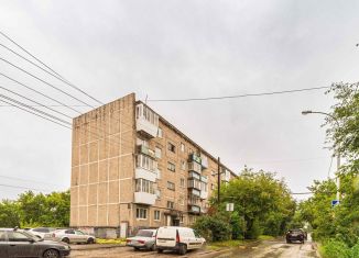 Продам 2-комнатную квартиру, 44 м2, Екатеринбург, улица Малый Конный Полуостров, 13, метро Площадь 1905 года