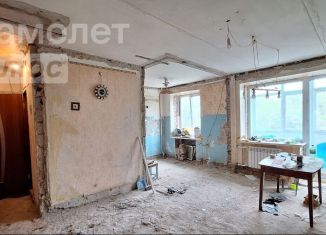 Продается 3-ком. квартира, 54.9 м2, Уфа, Первомайская улица, 61