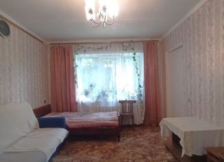 Продается 2-ком. квартира, 37 м2, Калуга, улица Баррикад, 159