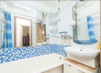 Продам трехкомнатную квартиру, 61 м2, Мурманск, Зелёная улица, 80