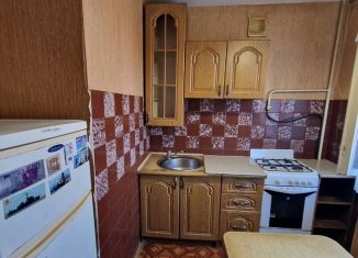 Сдаю в аренду 3-ком. квартиру, 65 м2, Калининград, улица 9 Апреля, 14, Ленинградский район