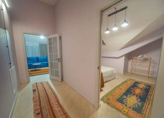 Сдаю двухкомнатную квартиру, 80 м2, Махачкала, Заморская улица, 2