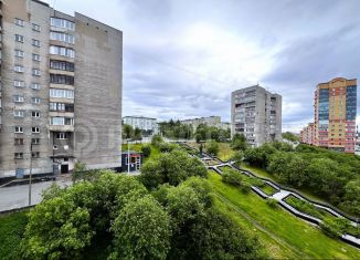 Продажа 2-ком. квартиры, 62.4 м2, Мурманск, улица Воровского, 18