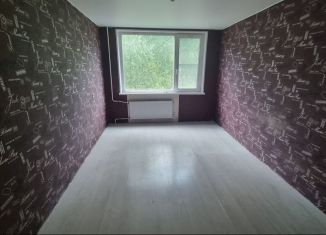 Продаю комнату, 15.5 м2, Санкт-Петербург, улица Металлургов, 9