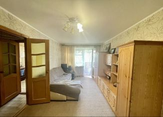 Продаю 3-ком. квартиру, 57 м2, Саратов, Волгоградская улица, 2