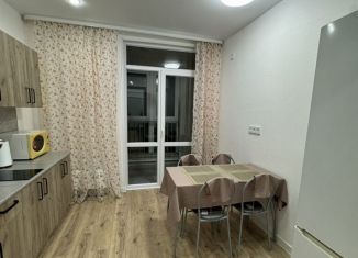 Сдам в аренду 1-ком. квартиру, 35.2 м2, Республика Башкортостан, улица Ивана Спатара, 24