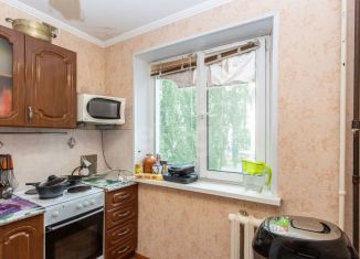 Продаю 2-ком. квартиру, 44.2 м2, Тобольск, 4-й микрорайон, 38А