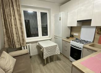 Однокомнатная квартира в аренду, 35 м2, Чебоксары, улица Юрия Гагарина, 15/1