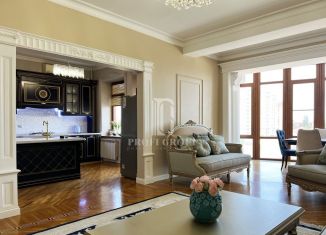 Продам трехкомнатную квартиру, 116 м2, Махачкала, улица Чеэрова, 26к1