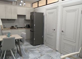 Аренда двухкомнатной квартиры, 48 м2, Сочи, Изумрудная улица, 38