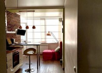 Продаю 1-ком. квартиру, 47 м2, Ростов-на-Дону, Кировский проспект, 79