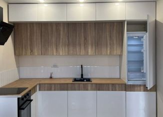 Продается трехкомнатная квартира, 44 м2, Пермь, улица Мира, 93