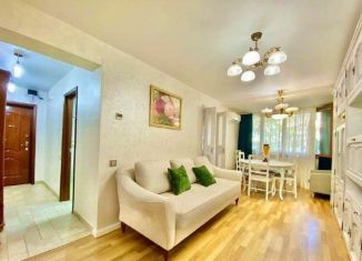 Продается 2-комнатная квартира, 62 м2, Сочи, улица Островского, 37, микрорайон Центральный