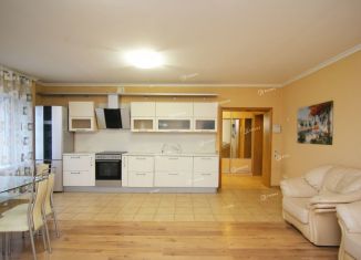 Продаю 2-ком. квартиру, 72 м2, Тула, улица Демонстрации, 1А