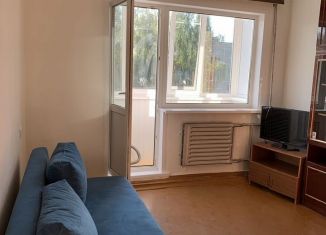 Сдается в аренду 2-комнатная квартира, 46 м2, Ревда, Российская улица, 38