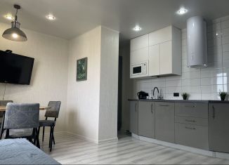 Продам трехкомнатную квартиру, 92 м2, Саратов, улица имени В.Н. Симбирцева, 40